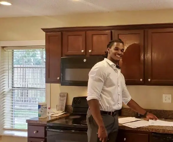 Calvin Darville Notary Signing Agent at signer's house